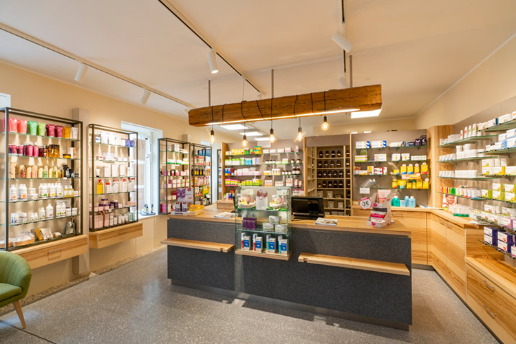 Verkaufsraum der Hochschwabapotheke Aflenz - im Aflenzer Becken